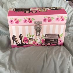 Bonnie Marcus & Co. Novelty decorative box.