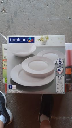 Luminarc 12 piece dinner ware