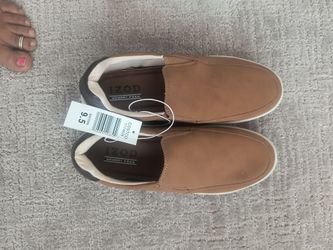 Izod memory foam shoe