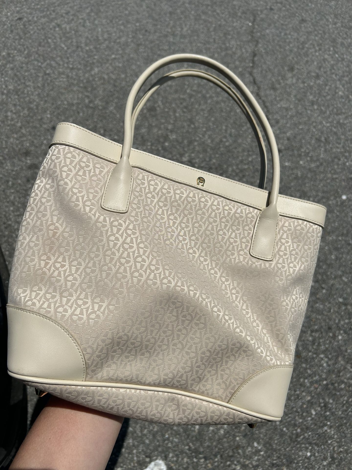 Vintage ETIENNE AIGNER purse with Keychain