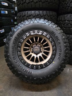 17" LOCK GRIT w/ 33" RT tires