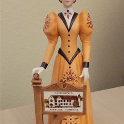 Avon Mrs. Albee 2013 President's Club Award Figurine. Porcelain 