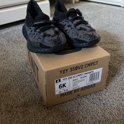 YZY 350 Toddler Shoes