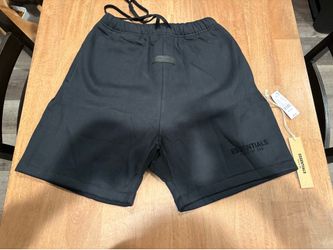 Black essential shorts small