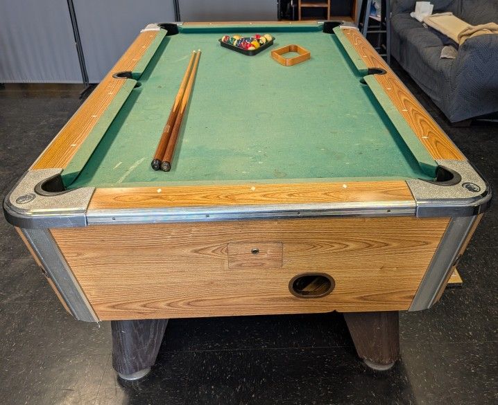 Valley coin operated 7 Foot Slate Pool Table
