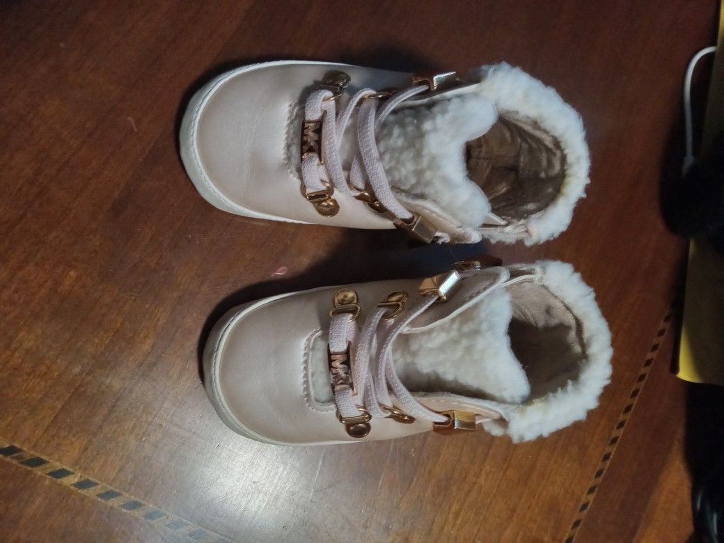 MICHAEL KORS INFANT BOOTIES