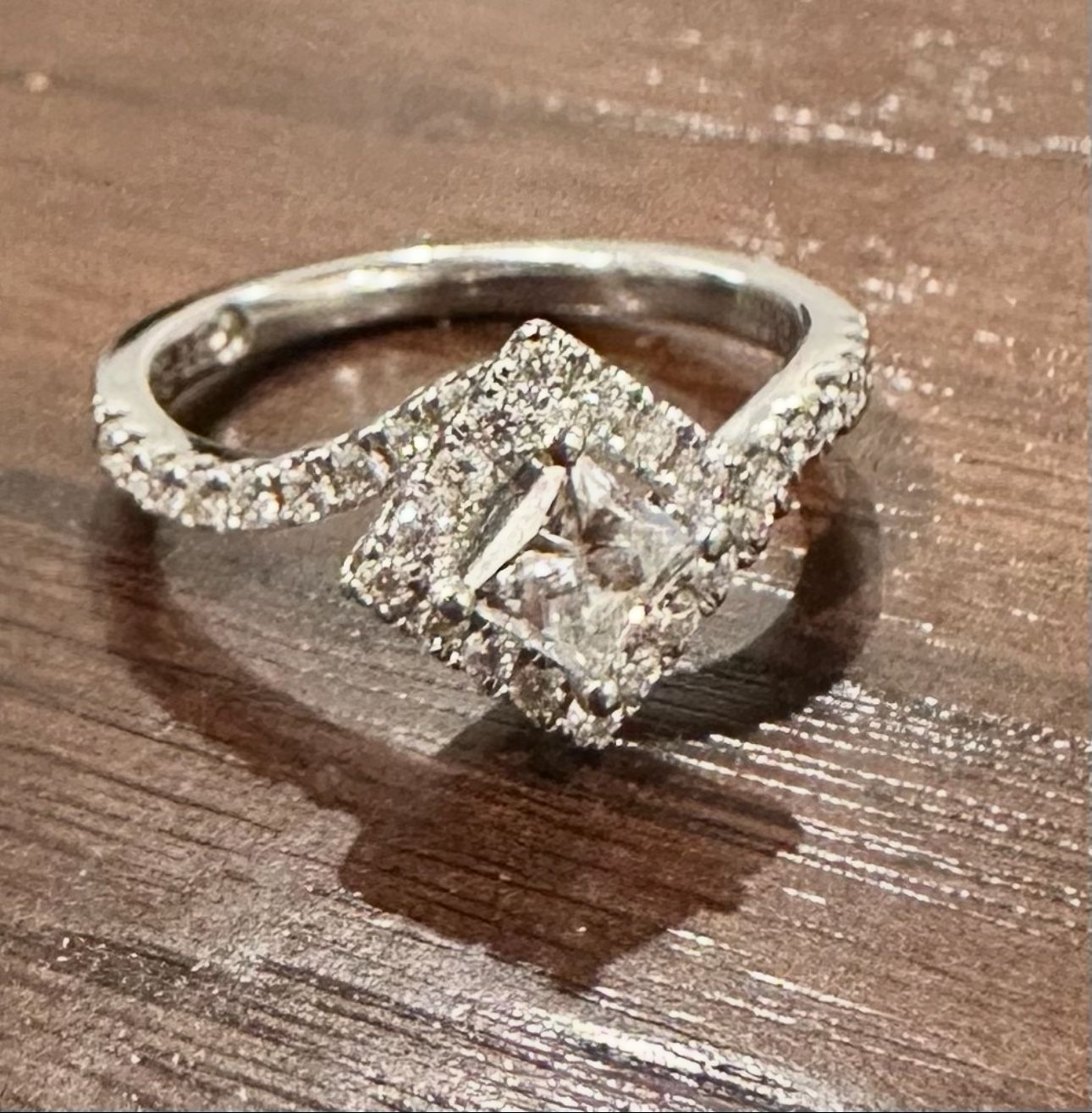 THE LEO Diamond Princess-Cut Engagement Ring 7/8 ct tw 14K White Gold