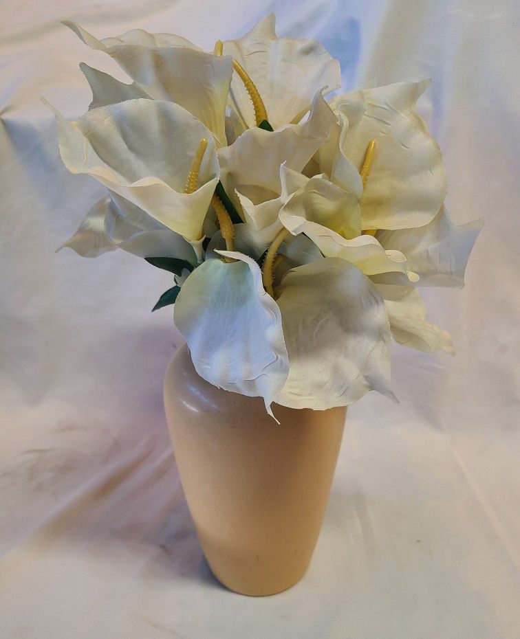 Decorative Vase With Flower Inserts, Good Condition. 