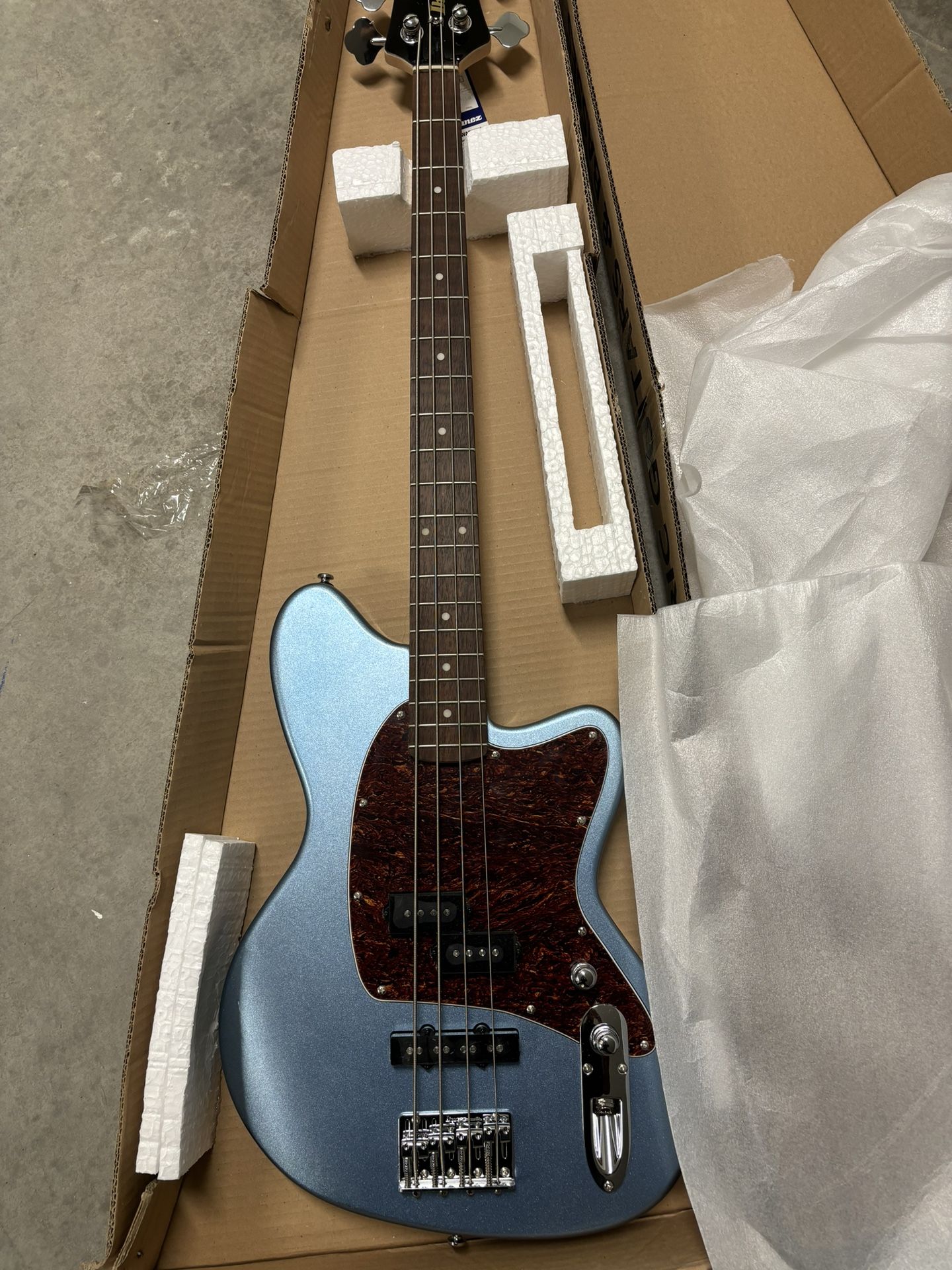 Ibanez Bass Guitar With FENDER AMP 