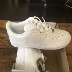 New Men’s Nike Air Force 1 ‘07 size 9 (size 9.5 available also)