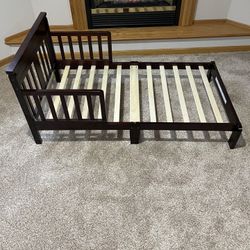 Toddler bed without mattress