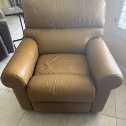 Arizona leather recliner , color tan , size 40 x 40