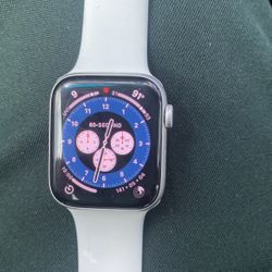 Apple Watch SE 44