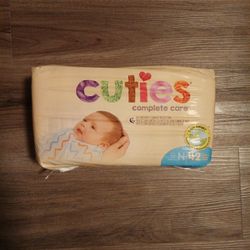 Cuties Complete Care (New born) Up To Jusqu'a Hasta 10 lbs (4 kg)