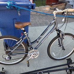 Northrock Women's Hybrid Bike, Front Shock
