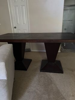 Desk for office use, computer, gaming, etc
