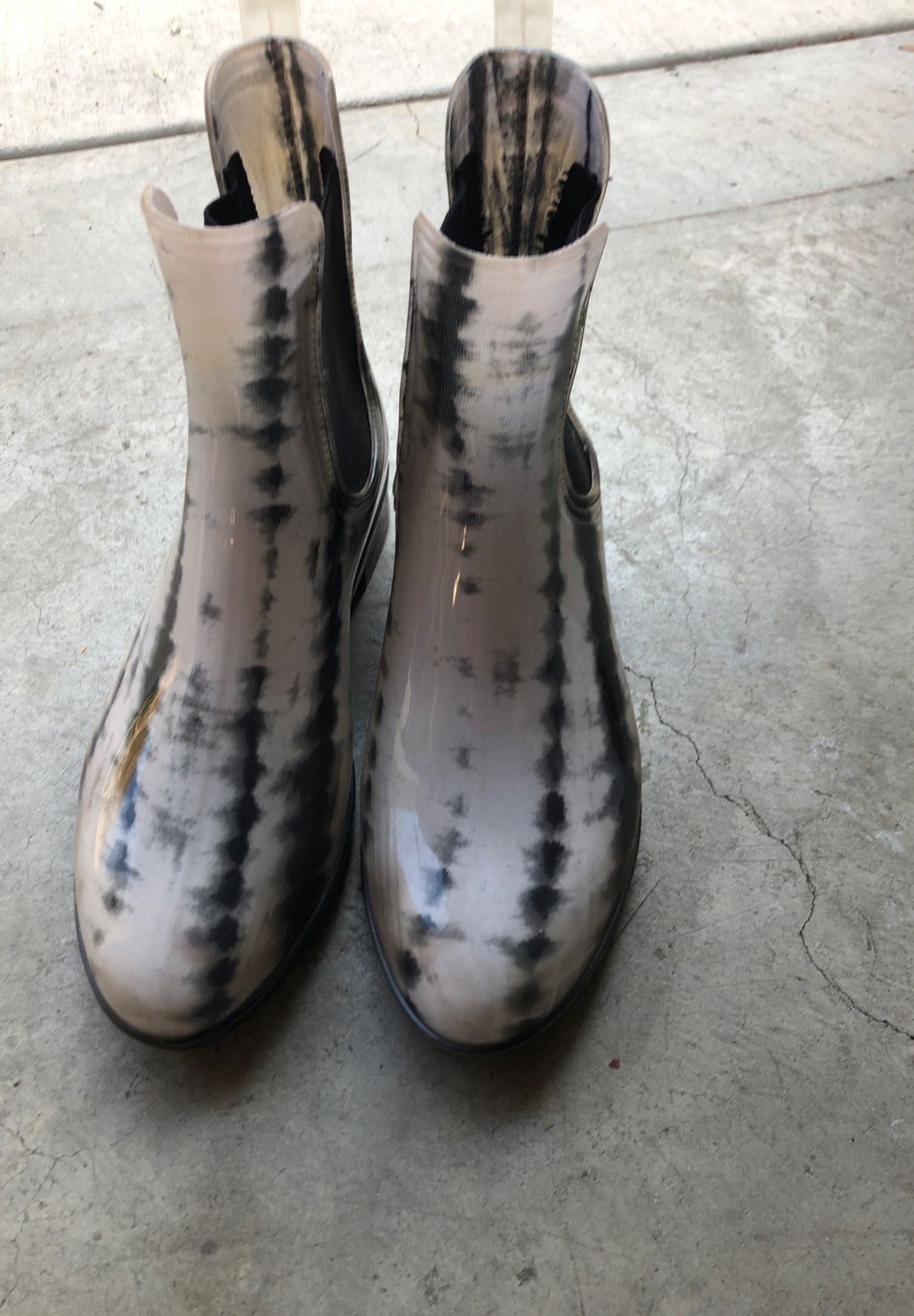 Rain boots size 7