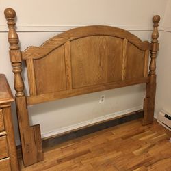 Full/queen Thomasville Oak Headboard Dresser Mirror 