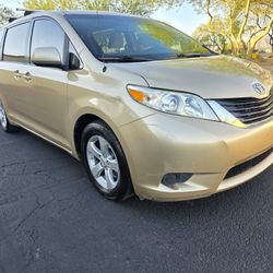 2011 TOYOTA SIENNA LE, CLEAN AUTO-CHECK, COLD AC, 3RD ROW SEAT, FINANCE AVAILABLE 🚘