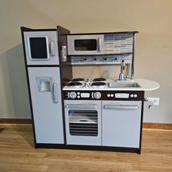KidKraft Play Kitchen