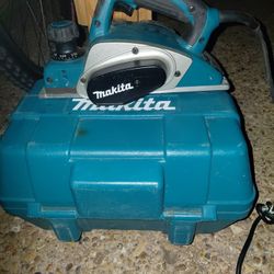 Makita Makita KP0800K 3-1/4" Electric Hand Planer. 