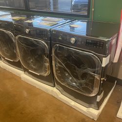 LG Extra Large Capacity Washer And Gas Dryer Set