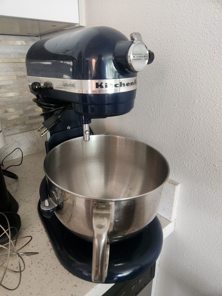 Epicurean Kitchen Aid Stand Mixer W/ Attachments