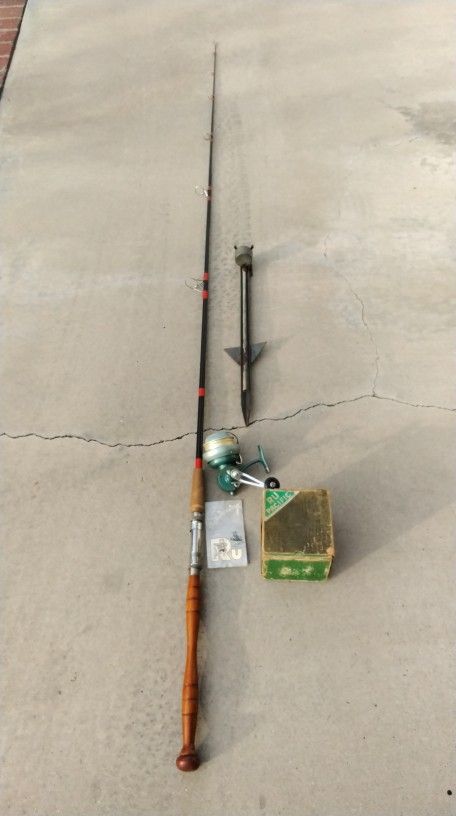 Granger Boat/Pier/Surf 8'8 Fiberglass Wood Fishing Rod with Ru