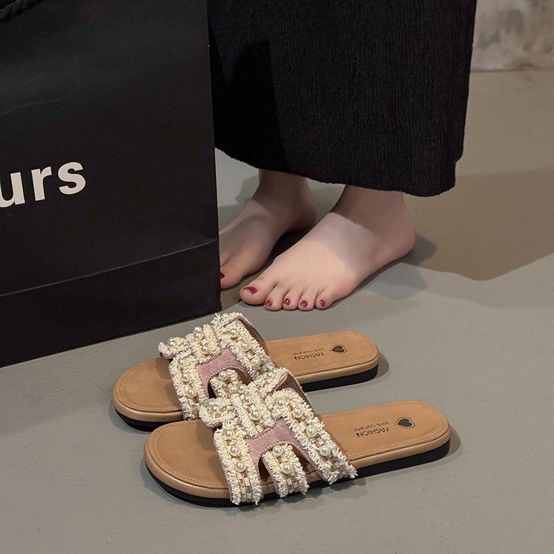 slippers