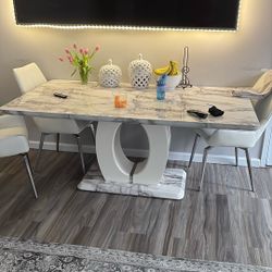 No Chairs Just Table Raymour And Flanigan