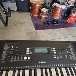 Yamaha PSR-E373