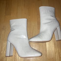 Women’s Heels Size 6