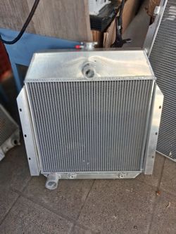 DODGE/ FORD ALUMINUM RADIATOR!! NEW!! 125$