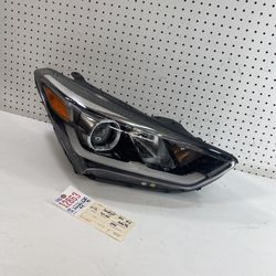 2016 2019 HYUNDAI SANTA FE RIGHT SIDE HEADLIGHT LAMP OEM 
