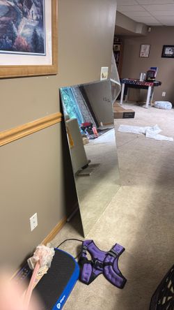 Huge beveled mirror 3 1/2’ x 4 1/2’