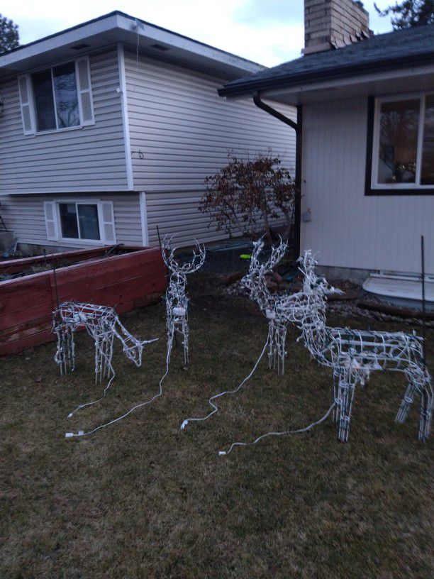 Christmas Yard Decorations, 4 White Lighted Standing Reindeer 