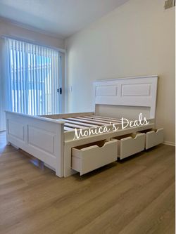 Queen Solid Wood Bed Frame With 3 Drawers $600