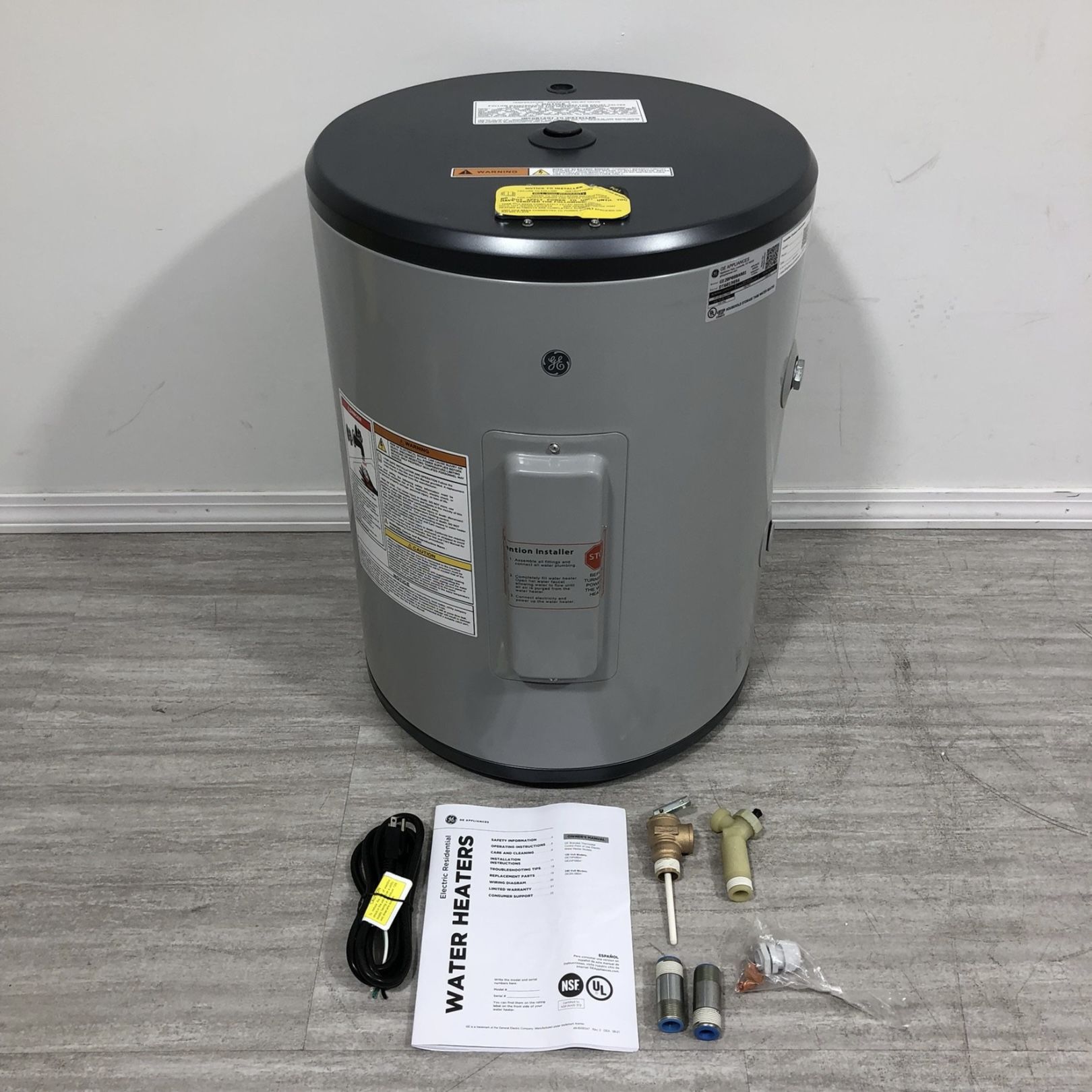 GE 18-Gal Electric Water Heater for Sale in Willoughby, OH - OfferUp