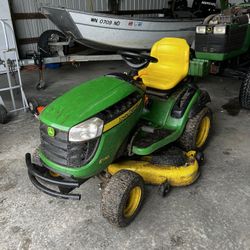 John Deere E170 Lawn mower