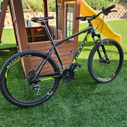 Giant talon 3 Size LARGE