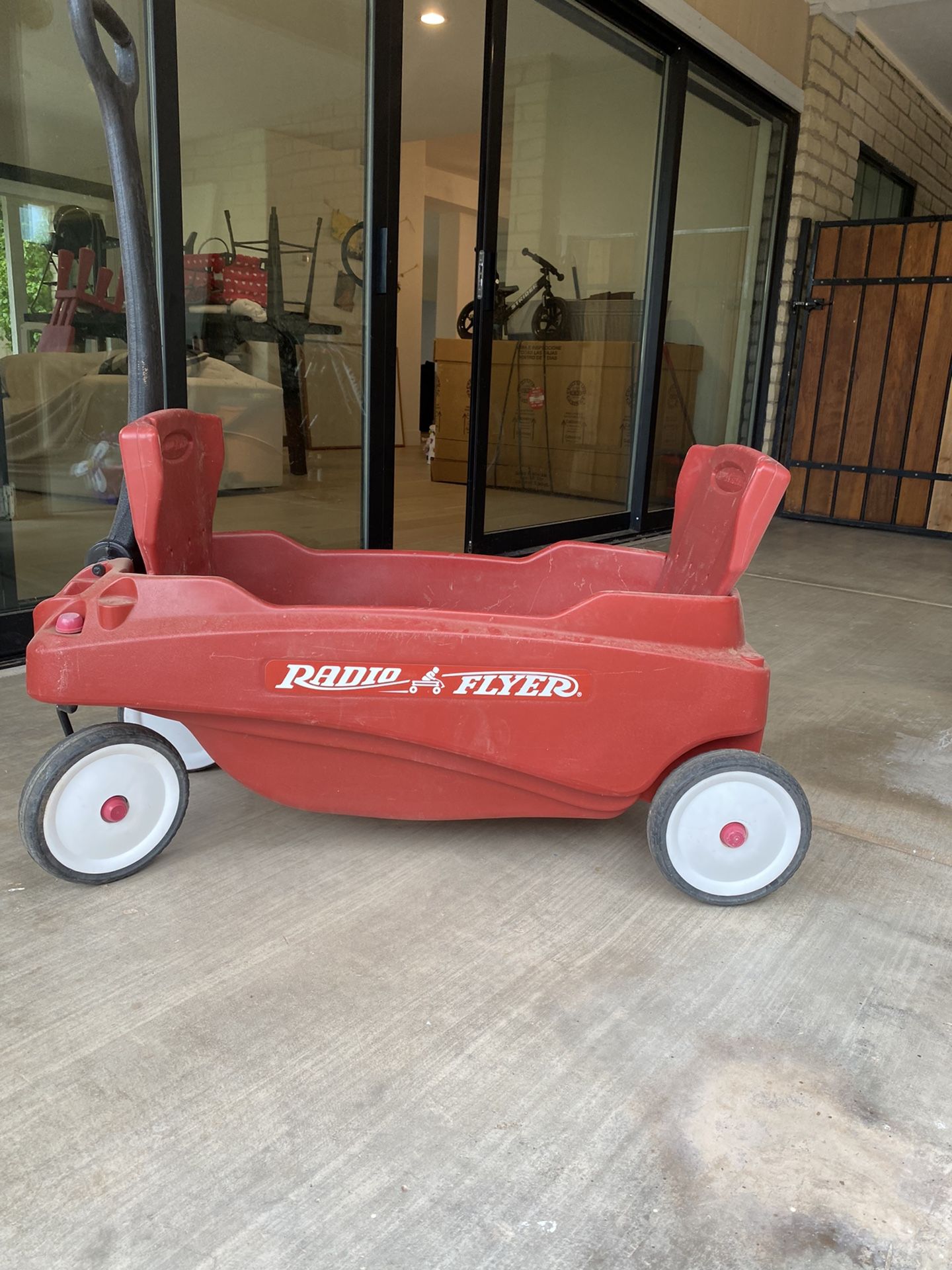 Radio Flyer, Pathfinder 2-in-1 Wagon, Folding Seats, Red