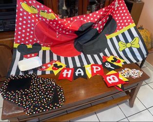 Mickey and Minnie mouse party items