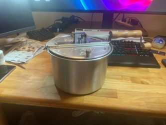 WHIRLY POP POPCORN MAKER