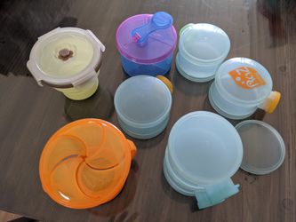 Set of baby snacks containers