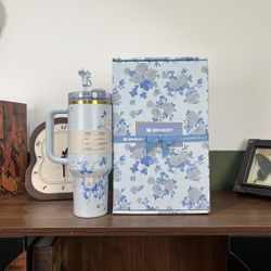  stanley 40oz Water Bottle In Box | Leakproof | Easy To Carry | Super Insulation Makes A Great Holiday Gift