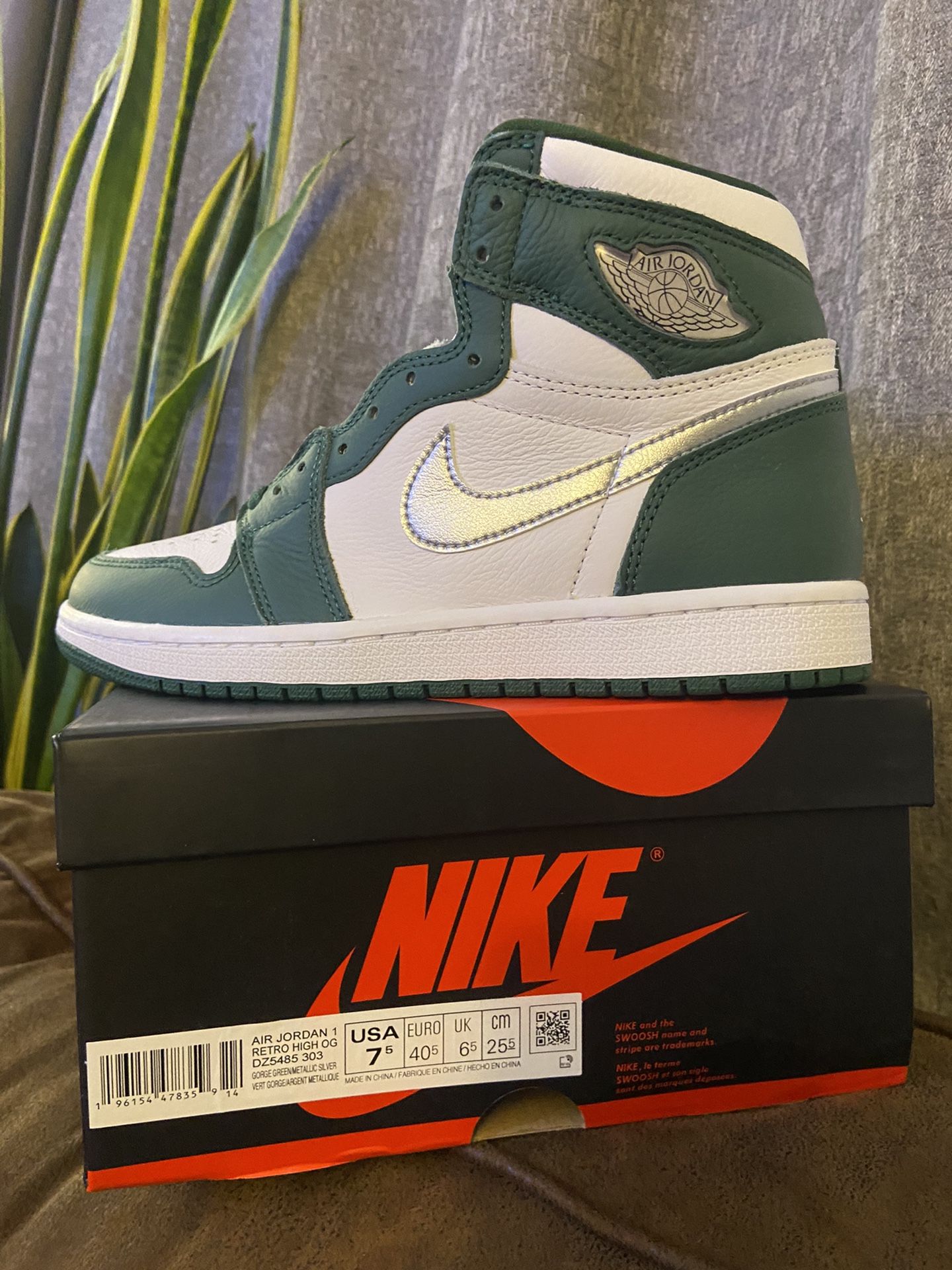 Air Jordan 1 High OG Gorge Green DZ5485-303