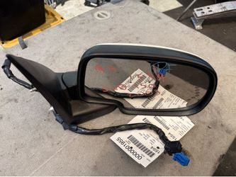 2003 - 2006 Chevy GMC Suburban 1500 Door Mirror Passenger Side RH White w/ turn signal stock#1554