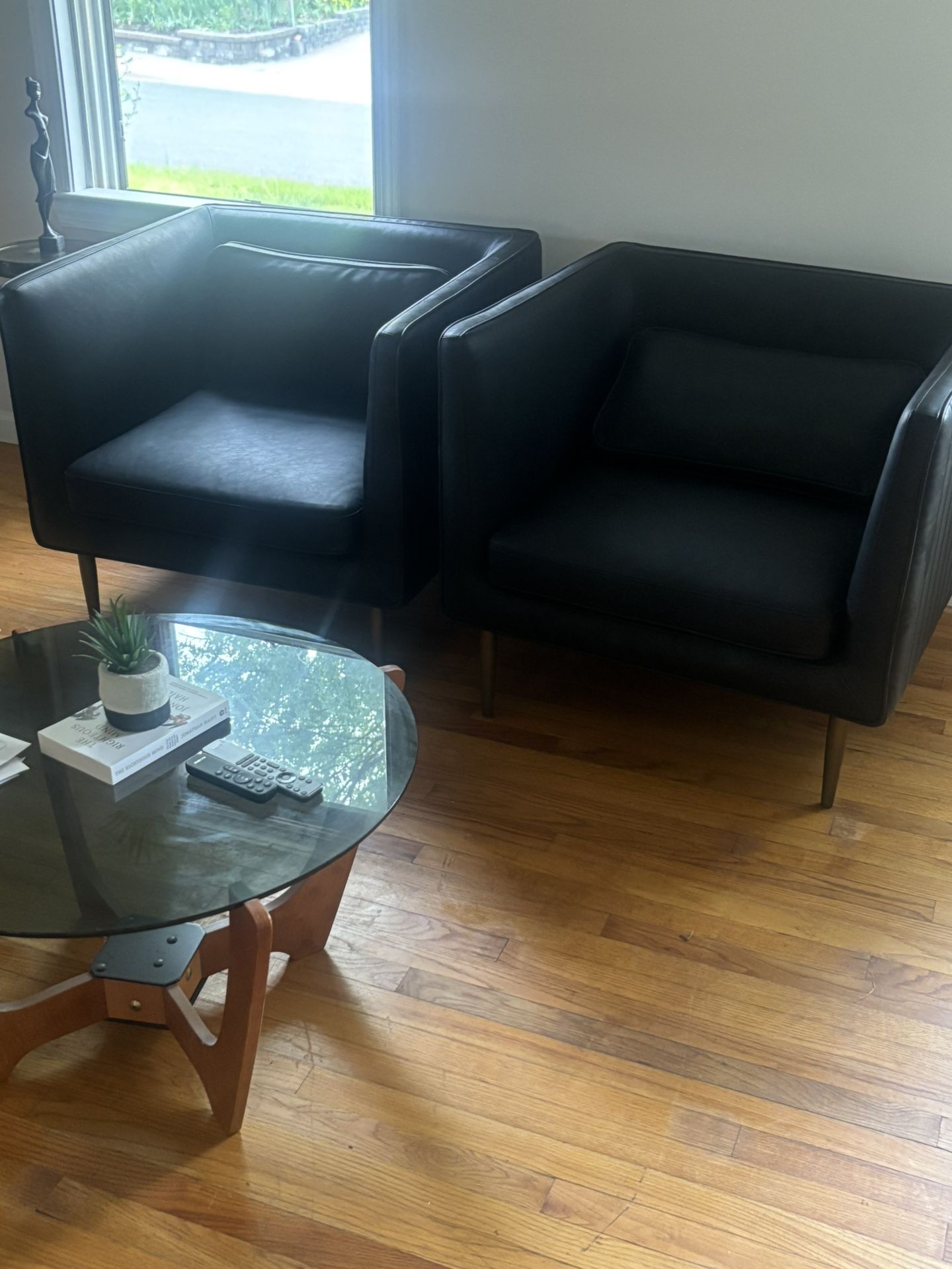 Batavia Armchair For Living Room And Lobby
