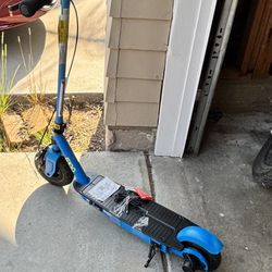 E100 Razor Scooter
