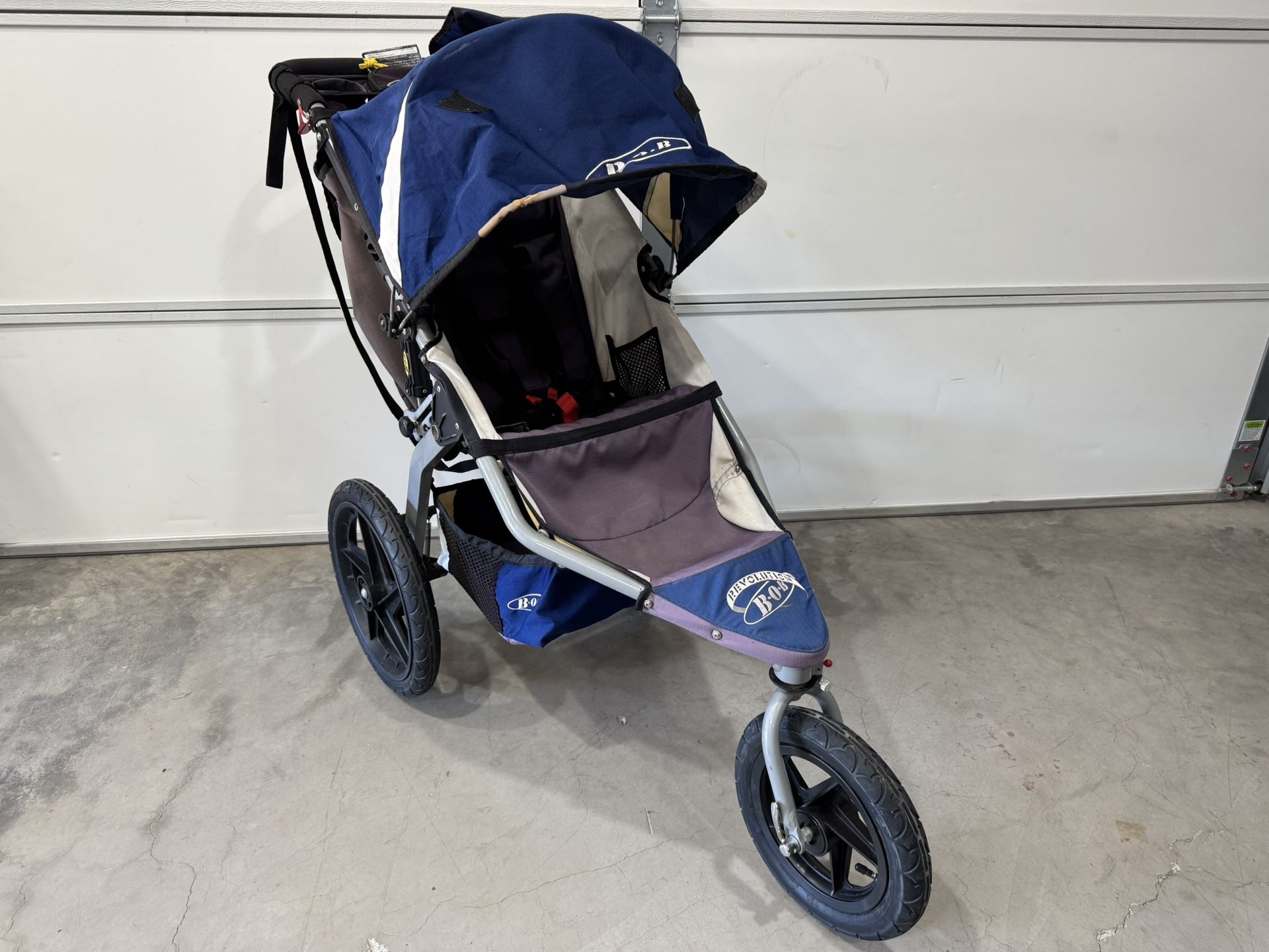 Jogging Stroller. -35ave & Glendale